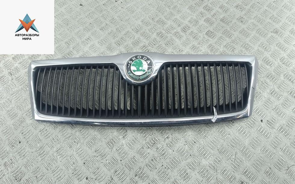 решетка радиатора Skoda Octavia mk2 (A5 1Z) 2007, чёрный, универсал - фото №1