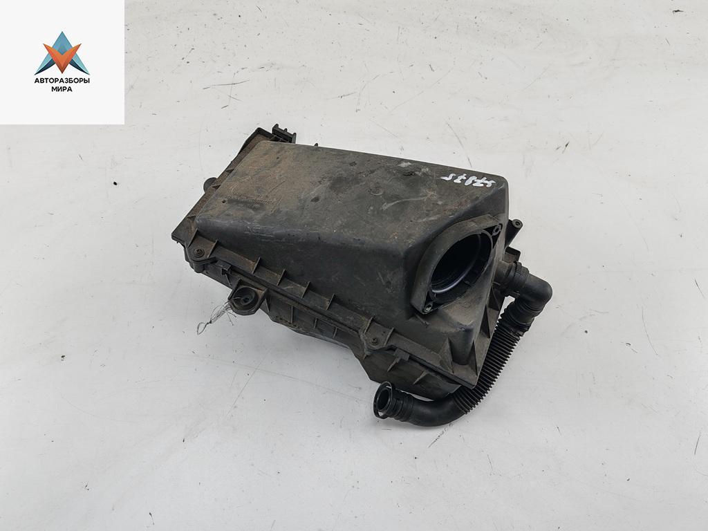 корпус воздушного фильтра Skoda Octavia mk1 (A4 1U) 2004, 2.0 л., бензин, МКПП, синий, универсал, 1J0129620 - фото №1