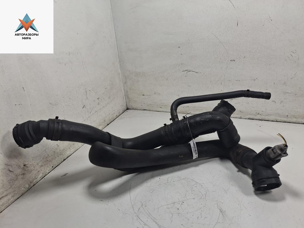 патрубок радиатора Volkswagen Golf 5 поколение 2007, 1.4 л., бензин - фото №1