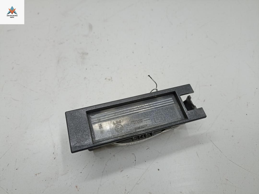 подсветка номера Opel Vectra C 2002, 2.2 л., бензин, МКПП, серый, седан - фото №1