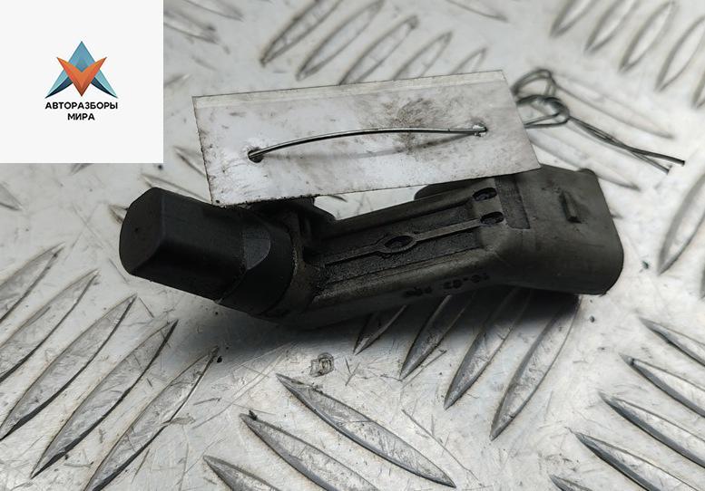 датчик коленвала Volkswagen Passat B6 2008, 1.9 л., дизель, МКПП, красный, универсал - фото №1