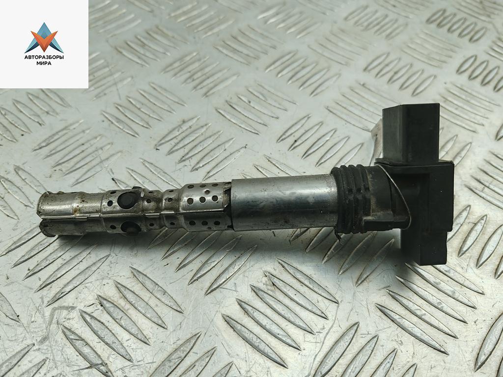 катушка зажигания Skoda Fabia 2 поколение (5J) 2009, 1.2 л., бензин, МКПП, красный, универсал, 03D905155F - фото №1