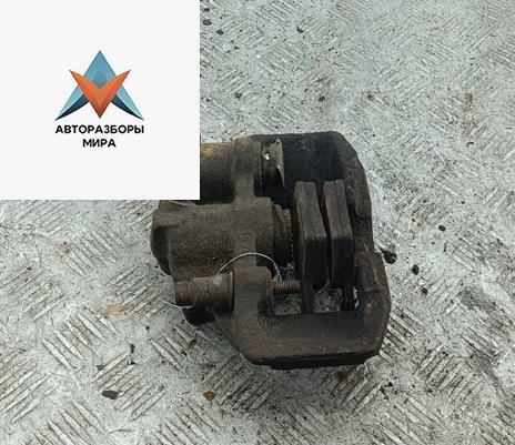 суппорт задний правый Mercedes-Benz Vito-1 W638 2002, 2.2 л., дизель, МКПП, жёлтый, микроавтобус - фото №1