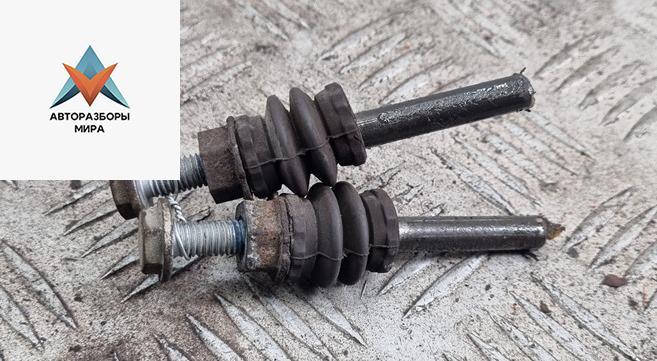 Болт крепления Volkswagen Golf 5 поколение 2004, 1.4 л., бензин, МКПП, серый, хетчбэк 3 дв. - фото №1