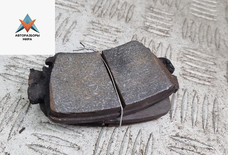 Колодки тормозные задние Volkswagen Touran 1 поколение 2003, 1.6 л., бензин, МКПП, серый, минивэн - фото №1