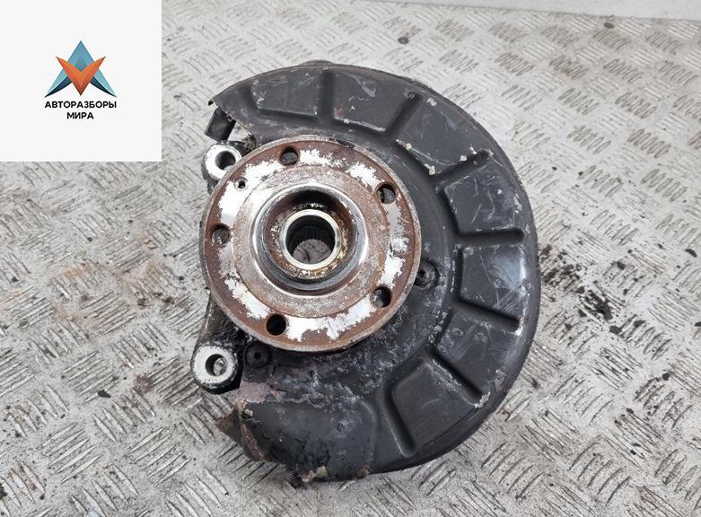 ступица передняя левая Volkswagen Passat B6 2008, 1.8 л., бензин, МКПП, синий, универсал - фото №1