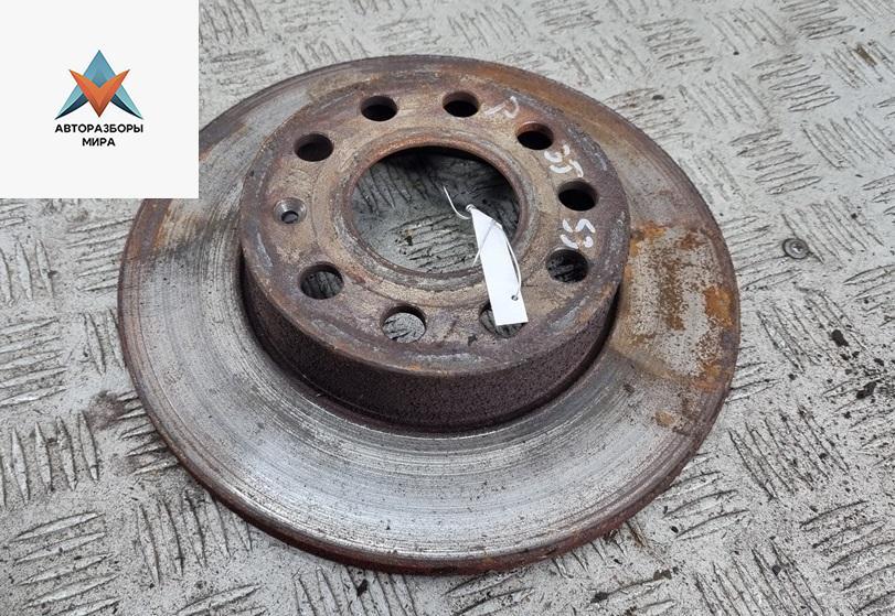 диск тормозной задний Volkswagen Touran 1 поколение 2003, 1.6 л., бензин, МКПП, серый, минивэн - фото №1