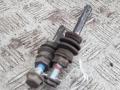 Болт крепления Volkswagen Touran 1 поколение 2003, 1.6 л., бензин, МКПП, серый, минивэн - фото №2