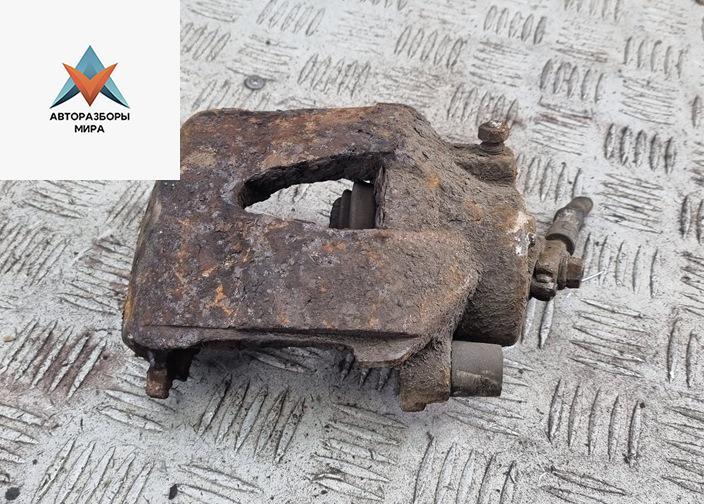 суппорт передний правый Skoda Octavia mk1 (A4 1U) 1998, 1.6 л., бензин, МКПП, зелёный, универсал - фото №1