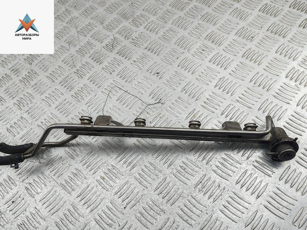 топливная рампа Audi A3 8L 1997, 1.8 л., бензин, АКПП, зелёный, хетчбэк 3 дв., 06A133317B - фото №1