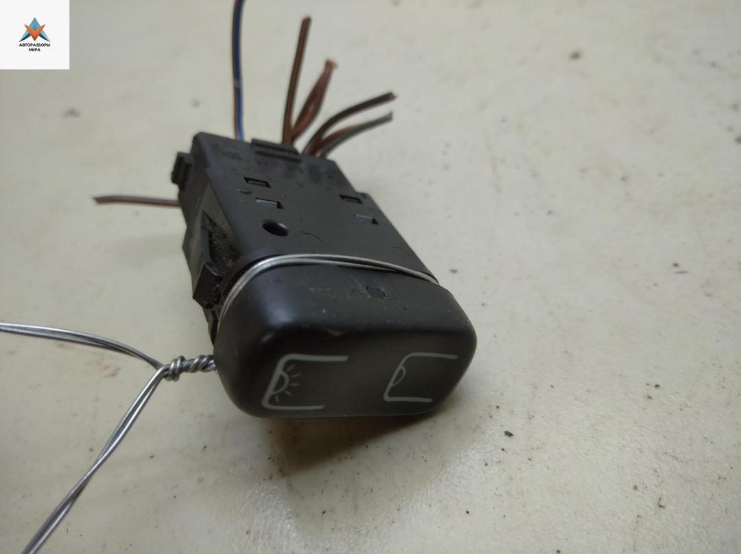 кнопка (выключатель) Mercedes-Benz Vito-1 W638 2002, 2.2 л., дизель, МКПП, жёлтый, микроавтобус, 0055452207 - фото №1