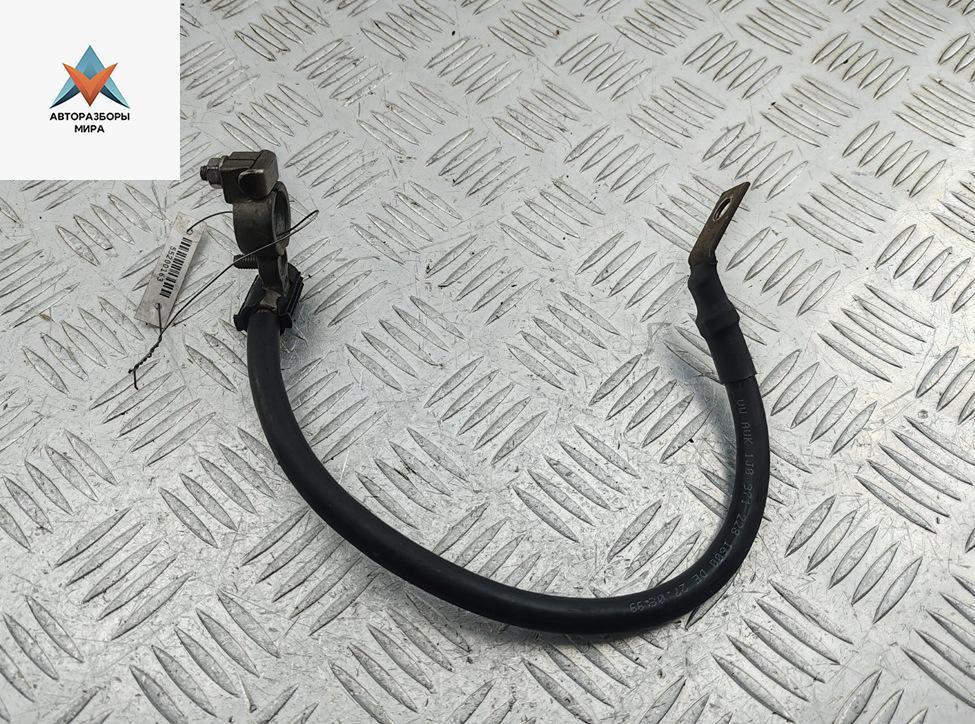 плюсовой провод аккумулятора Volkswagen Bora 1 поколение 2000, 2.0 л., бензин, МКПП, синий, седан, 1J0971228 - фото №1