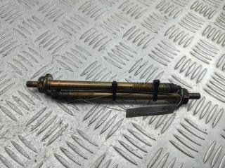 Болт крепления Volkswagen Bora 2000, 2.0 л., бензин, МКПП, синий, седан