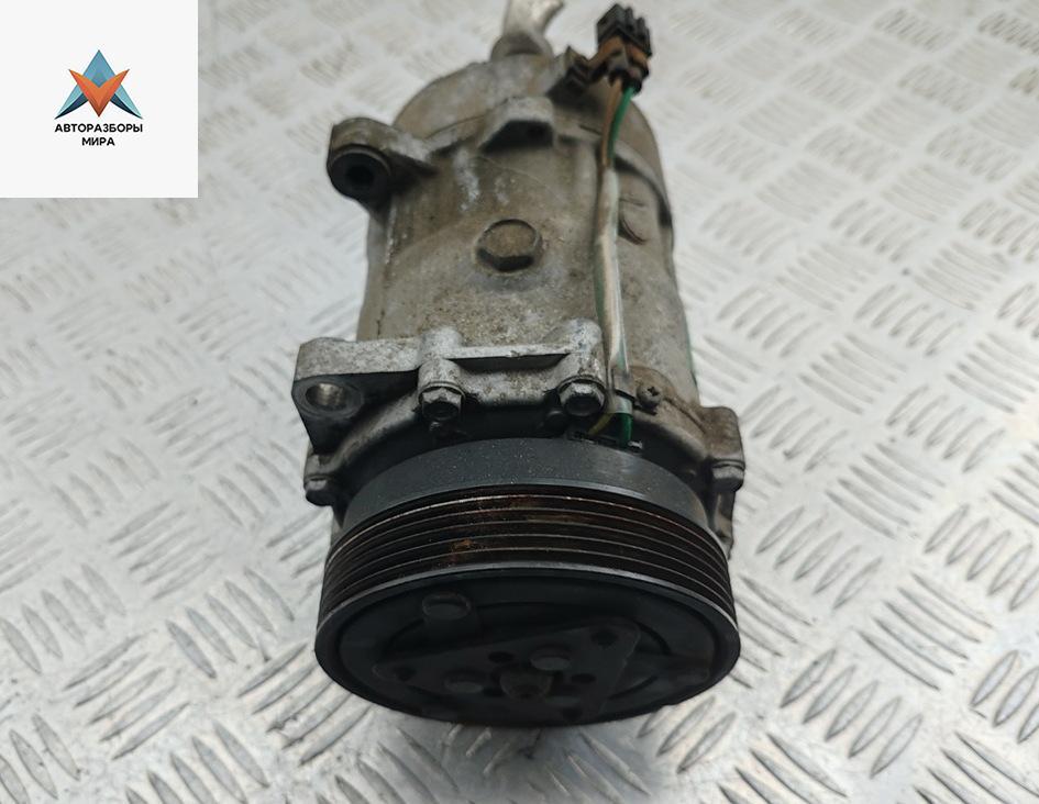 компрессор кондиционера Audi A3 8L 1997, 1.8 л., бензин, 1J0820803A - фото №1