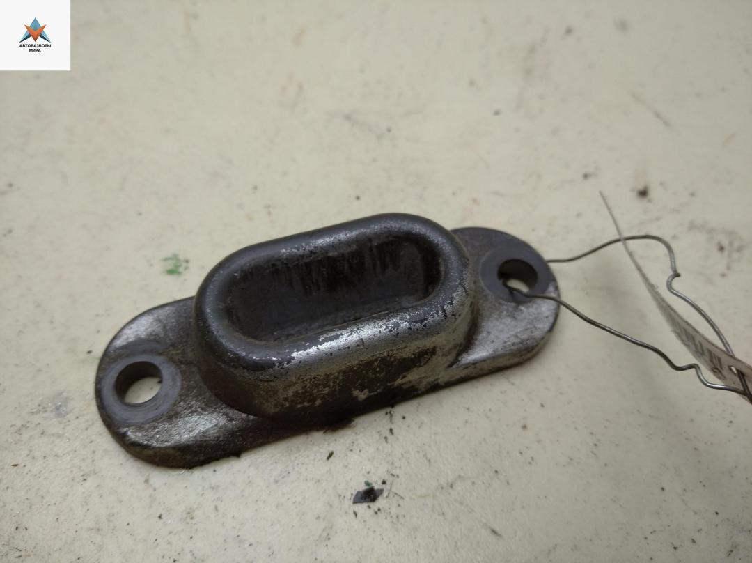 ответная часть (скоба) замка двери Mercedes-Benz Vito-1 W638 2002, 2.2 л., дизель, МКПП, белый, микроавтобус, 6387660161 - фото №1