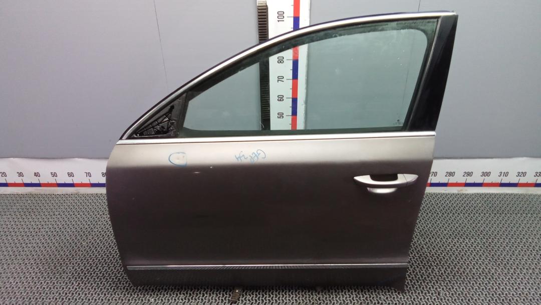дверь передняя левая Skoda Superb 2 поколение 2011, 2.0 л., дизель, АКПП, хетчбэк 5 дв., 3T0831055 - фото №1