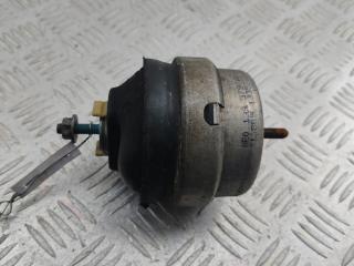 подушка крепления двигателя Audi A4 B7 2004, 2.0 л., бензин, МКПП, синий, седан, 8E0199379A, 8E0199382A