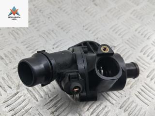 корпус термостата Audi A4 B7 2004, 2.0 л., бензин, МКПП, синий, седан, 06B121111K