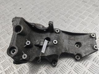 кронштейн генератора Audi A4 B7 2004, 2.0 л., бензин, МКПП, синий, седан, 06B903143L
