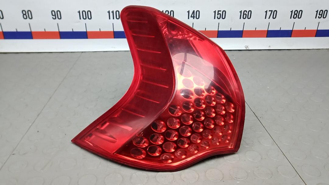 фонарь задний левый Peugeot 3008 1 поколение 2010, 1.6 л., дизель, МКПП, хетчбэк 5 дв. - фото №1