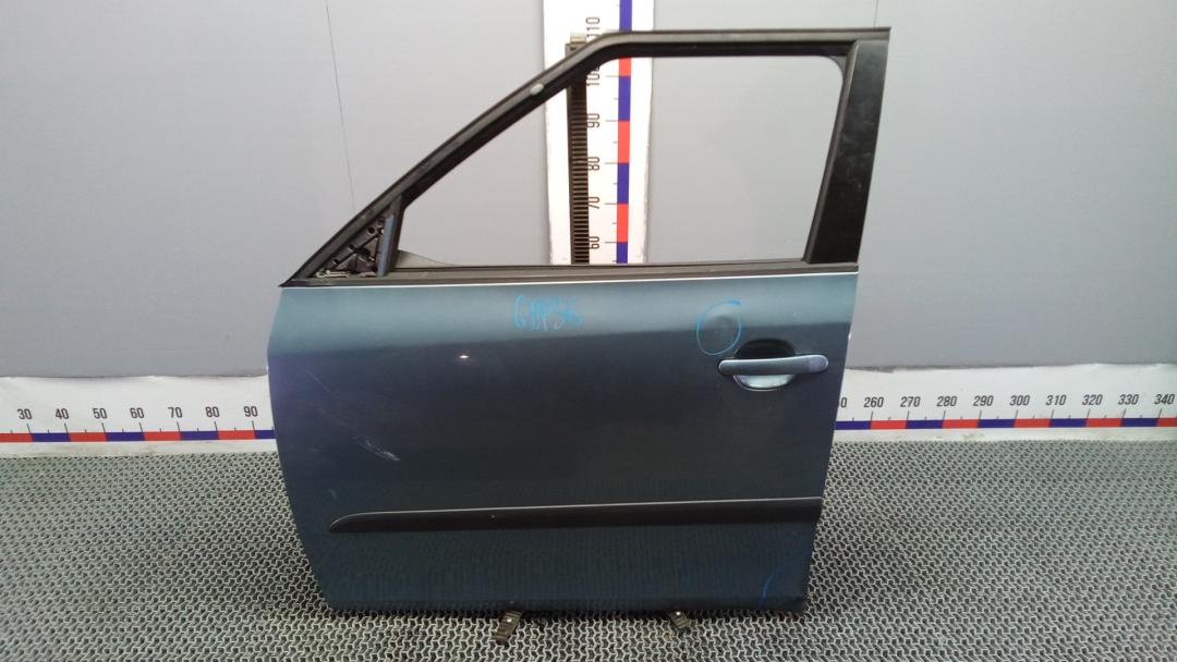 дверь передняя левая Skoda Fabia 2 поколение (5J) 2008, 1.2 л., 6V, бензин, МКПП, универсал - фото №1