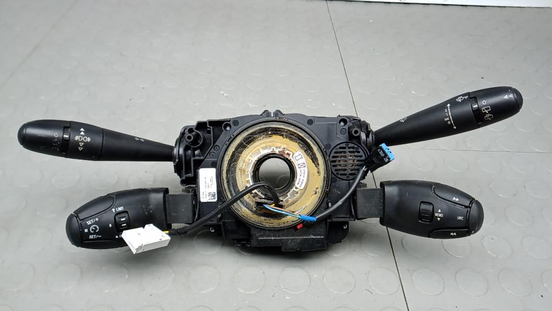 переключатель подрулевой Peugeot 3008 1 поколение 2010, 1.6 л., дизель, МКПП, хетчбэк 5 дв. - фото №1