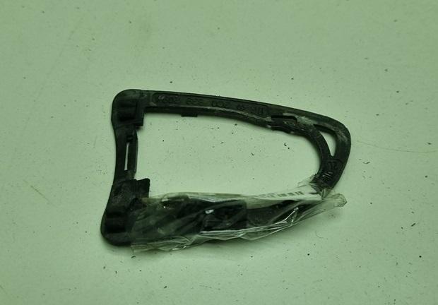 Накладка на ручку двери Volkswagen Passat B6 2005, 1.6 л., бензин, МКПП, серый, универсал, 3C0839209A