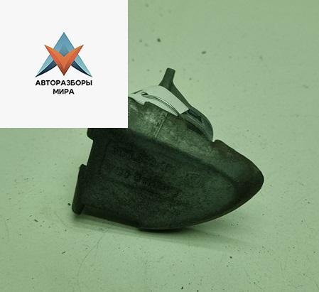 Колпачок (заглушка) ручки двери Volkswagen Passat B6 2008, 2.0 л., дизель, МКПП, чёрный, универсал, 3C0839167 - фото №1