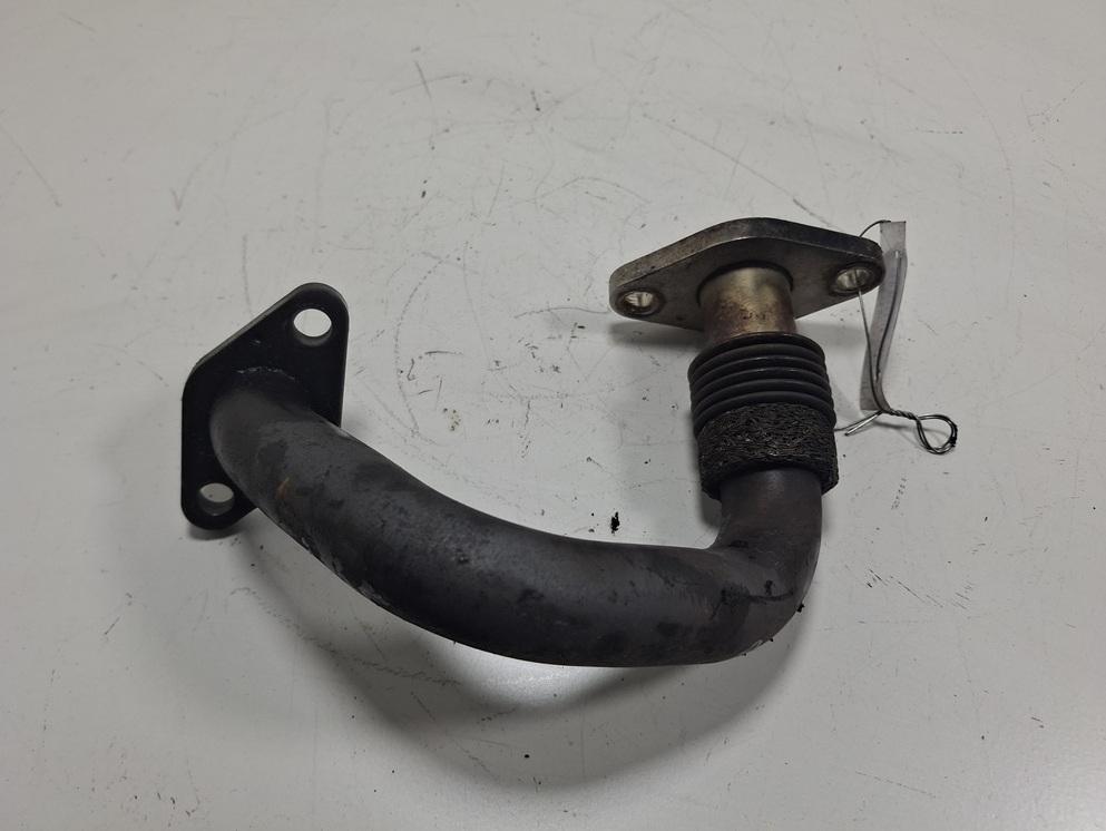 трубка системы рециркуляции EGR Volkswagen Passat B6 2006, 2.0 л., дизель, МКПП, чёрный, универсал, 03G131521R