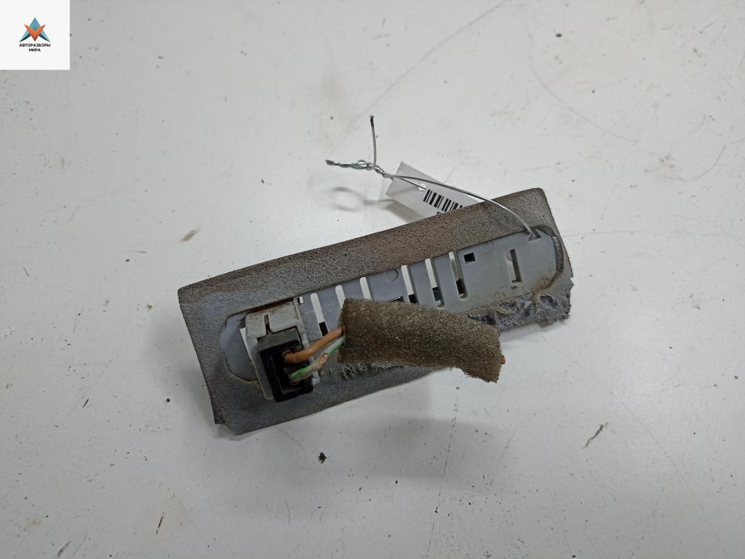 подсветка номера Opel Zafira 1 поколение (A) 2002, 1.8 л., бензин, МКПП, серый, минивэн, 90582038 - фото №1