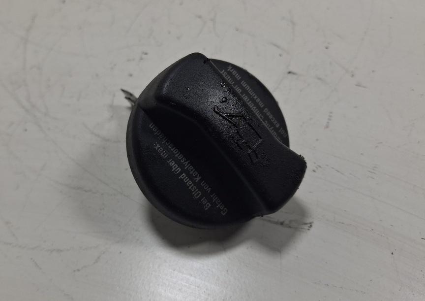 пробка маслозаливная Volkswagen Sharan 1999, 1.9 л., дизель, МКПП, зелёный, минивэн, 026103485A