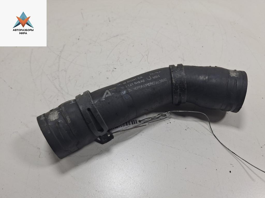 патрубок радиатора Volkswagen Sharan 1 поколение 1999, 1.9 л., дизель, 7M0121049AE - фото №1