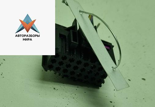 разъем (фишка) проводки SEAT Toledo 2 поколение 2001, 1.9 л., дизель, МКПП, серый, седан, 1J0962624 - фото №1