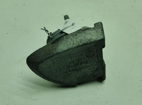 Колпачок (заглушка) ручки двери Volkswagen Passat B6 2008, 2.0 л., дизель, МКПП, чёрный, универсал, 3C0839168