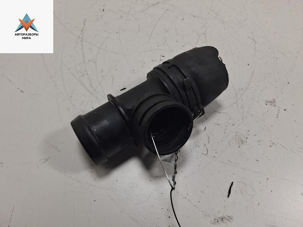 фланец (тройник) системы охлаждения Volkswagen Sharan 1 поколение 1999, 1.9 л., дизель, МКПП, зелёный, минивэн, 3232T - фото №1