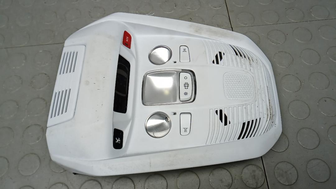 фонарь салона (плафон) Peugeot 3008 2 поколение 2018, 1.6 л., дизель, АКПП, внедорожник 5 дв. - фото №1