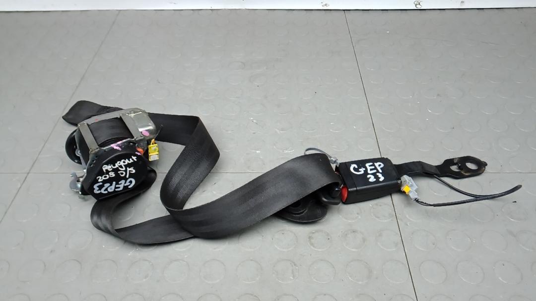 ремень безопасности Peugeot 208 1 поколение 2012, 1.6 л., дизель, МКПП, хетчбэк 5 дв. - фото №1