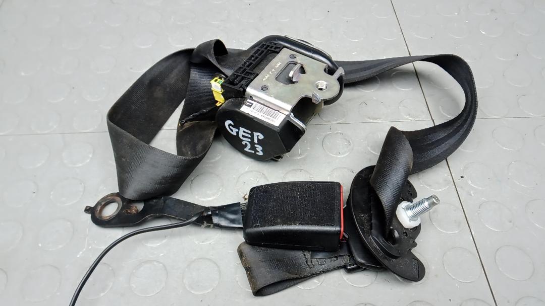 ремень безопасности Peugeot 208 1 поколение 2012, 1.6 л., дизель, МКПП, хетчбэк 5 дв. - фото №1