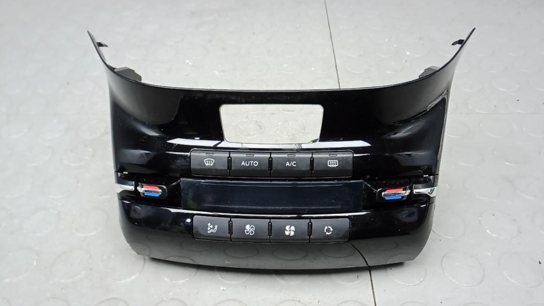 блок управления печки / климат-контроля Peugeot 208 1 поколение 2012, 1.6 л., дизель, МКПП, хетчбэк 5 дв. - фото №1