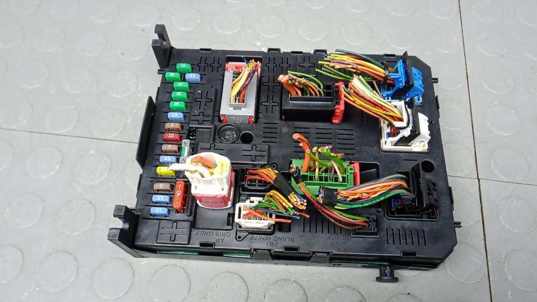 блок комфорта Peugeot 3008 1 поколение 2010, 1.6 л., дизель, МКПП, хетчбэк 5 дв., 9666895380 - фото №1