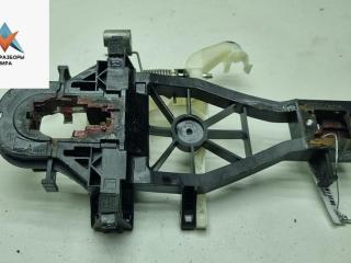 Корпус (держатель) ручки двери задней правой Volkswagen Caddy 3 поколение 2007, 1.4 л., бензин, МКПП, красный, фургон, 2K0843352D