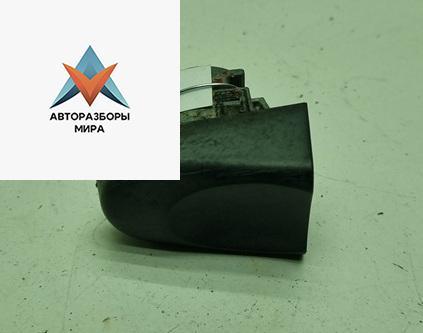 Колпачок (заглушка) ручки двери Volkswagen Caddy 3 поколение 2007, 1.4 л., бензин, МКПП, красный, фургон - фото №1