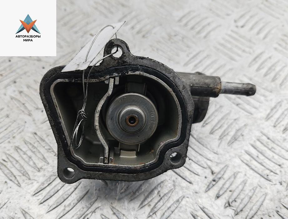 корпус термостата Mercedes-Benz Vito-2 / Viano W639 2005, 2.2 л., дизель, МКПП, белый, микроавтобус, 6112031975 - фото №1