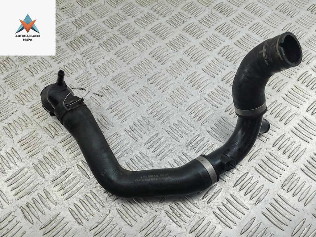 патрубок радиатора Volkswagen Golf 6 поколение 2011, 1.6 л., дизель, 1K0122101JR - фото №1