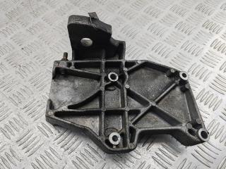 кронштейн компрессора кондиционера Audi A6 4A/C4 1997, 1.8 л., бензин, МКПП, серый, универсал, 058260885