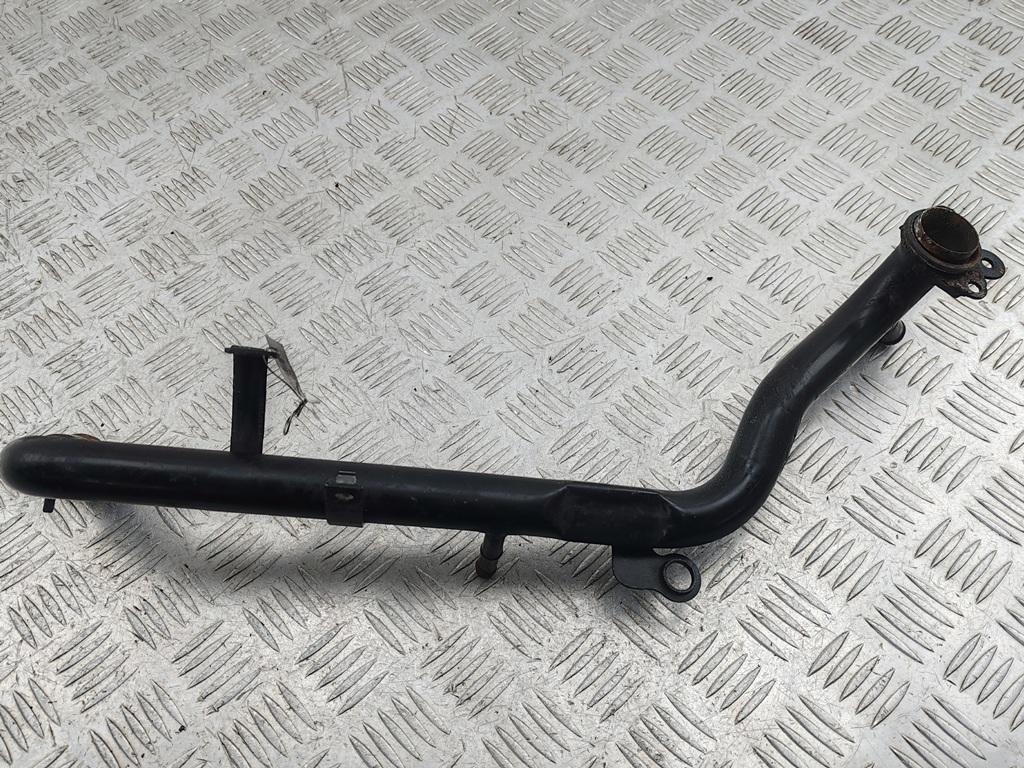 трубка охлаждающей жидкости Volkswagen Passat B5 1999, 1.8 л., бензин, МКПП, 058121071J - фото №1