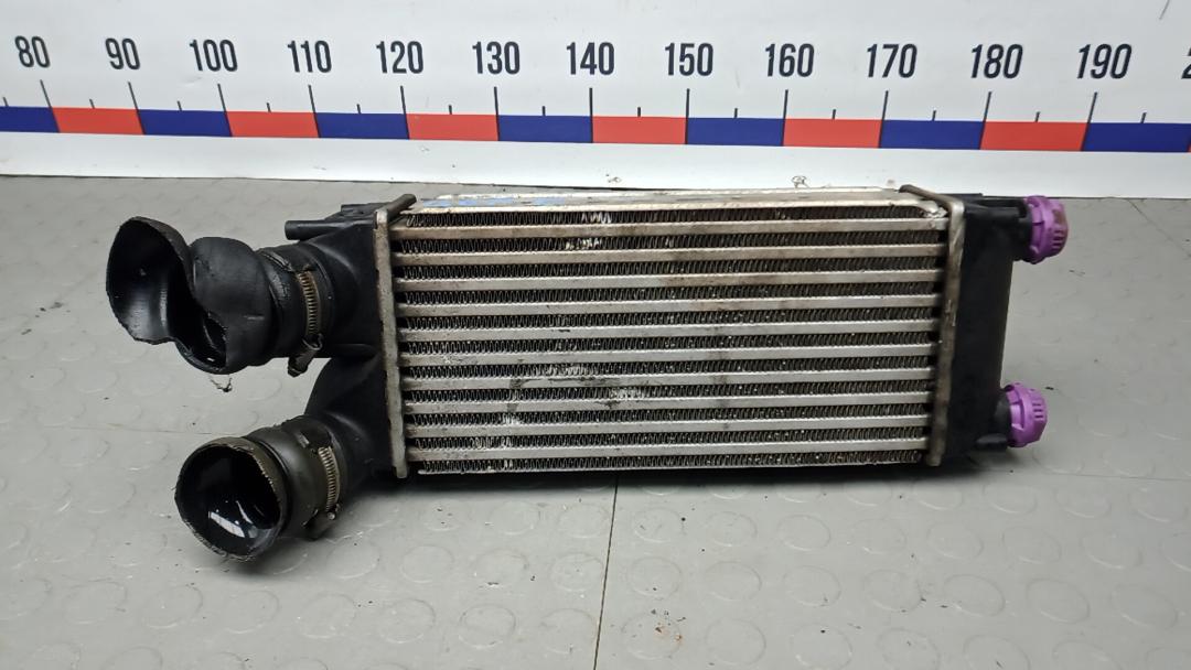радиатор интеркулера Peugeot 3008 1 поколение 2010, 1.6 л., дизель, МКПП, хетчбэк 5 дв. - фото №1
