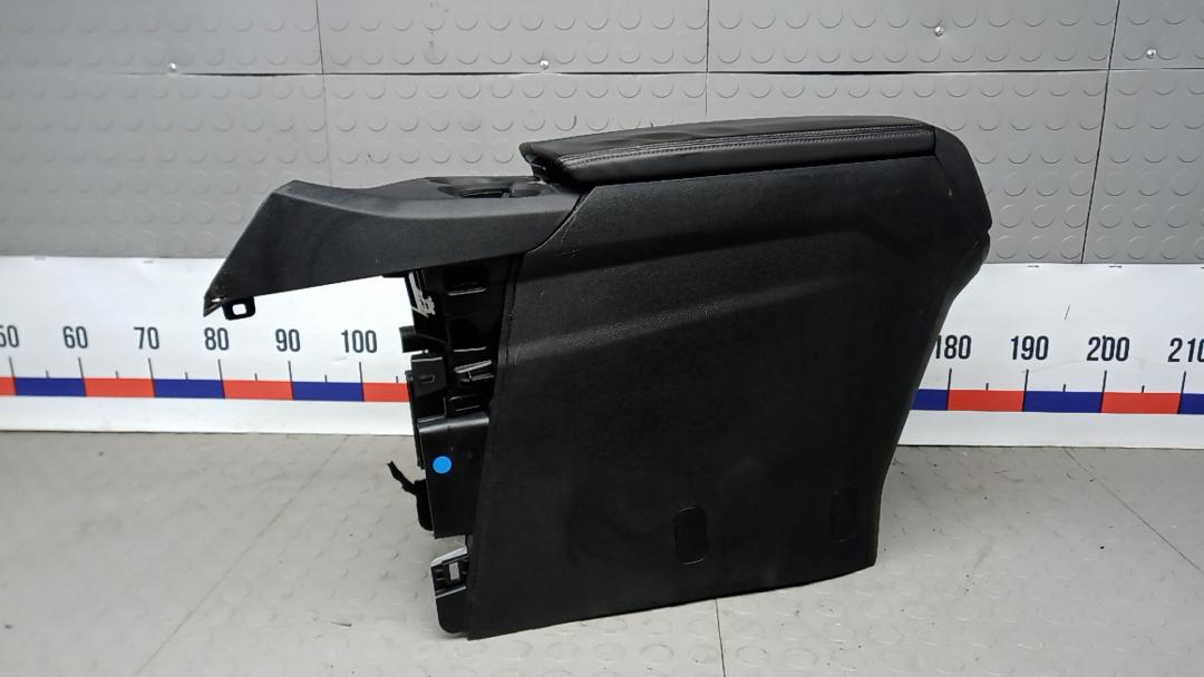 подлокотник Peugeot 3008 2 поколение 2018, 1.6 л., дизель, АКПП, внедорожник 5 дв. - фото №1