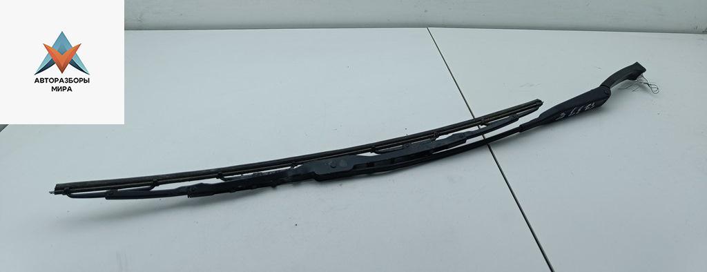 Щеткодержатель (поводок стеклоочистителя) передний Audi A6 4A/C4 1996, 2.5 л., дизель, МКПП, красный, универсал, 4A1955408A - фото №1