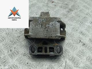 подушка крепления двигателя Volkswagen Golf 4 поколение 1999, 1.4 л., бензин, МКПП, синий, хетчбэк 5 дв.